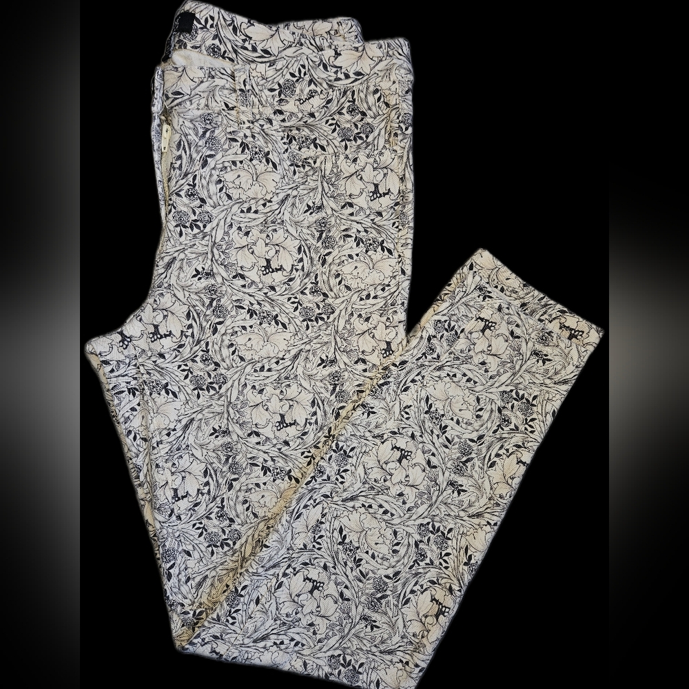 Jacob Grey and Cream Floral Cropped Fitted Pants